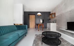 Wola Artistic Designer Apartment By Bookinghost